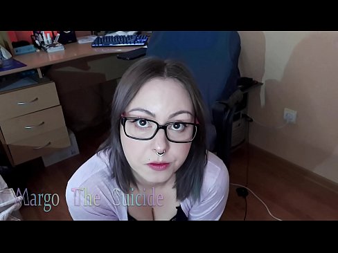 ❤️ Ang Sexy nga Babaye nga adunay Salamin Nagsuso sa Dildo sa Lalim sa Camera ❤❌ Sex video sa amon ❌️