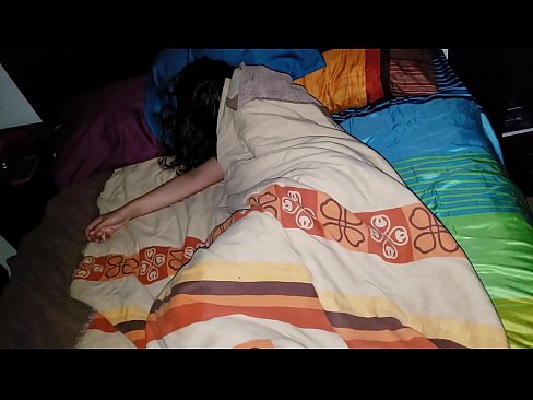 ❤️ Stepson nga gibadlong ang iyang batan-ong ina-ina samtang siya natulog. ❤❌ Sex video sa amon ❌️